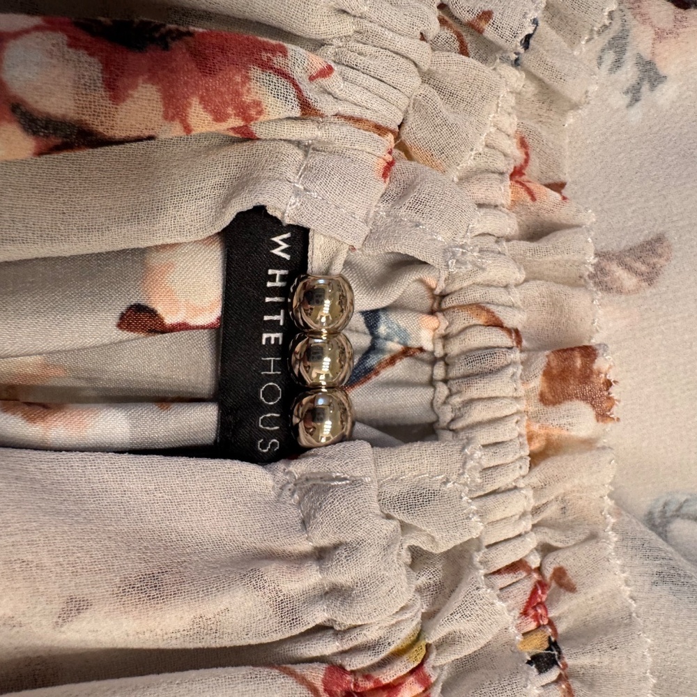White House Black Market off-the-shoulder floral blouse size L - Picture 4 of 9